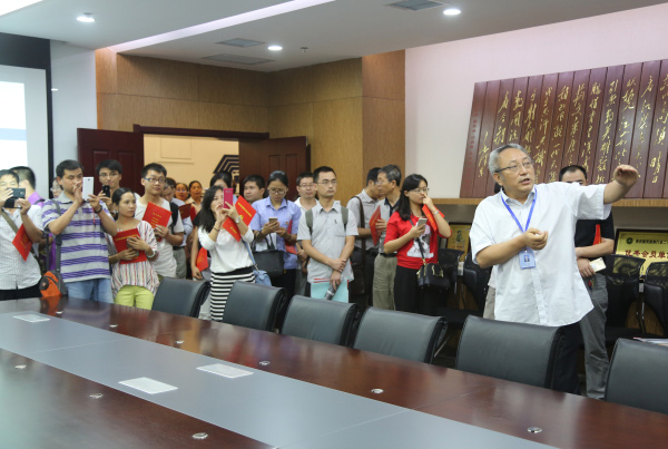 公司作为高新区非公党建典型企业参加了 《西安高新区分工经济组织和社会组织党建工作现场推进会》